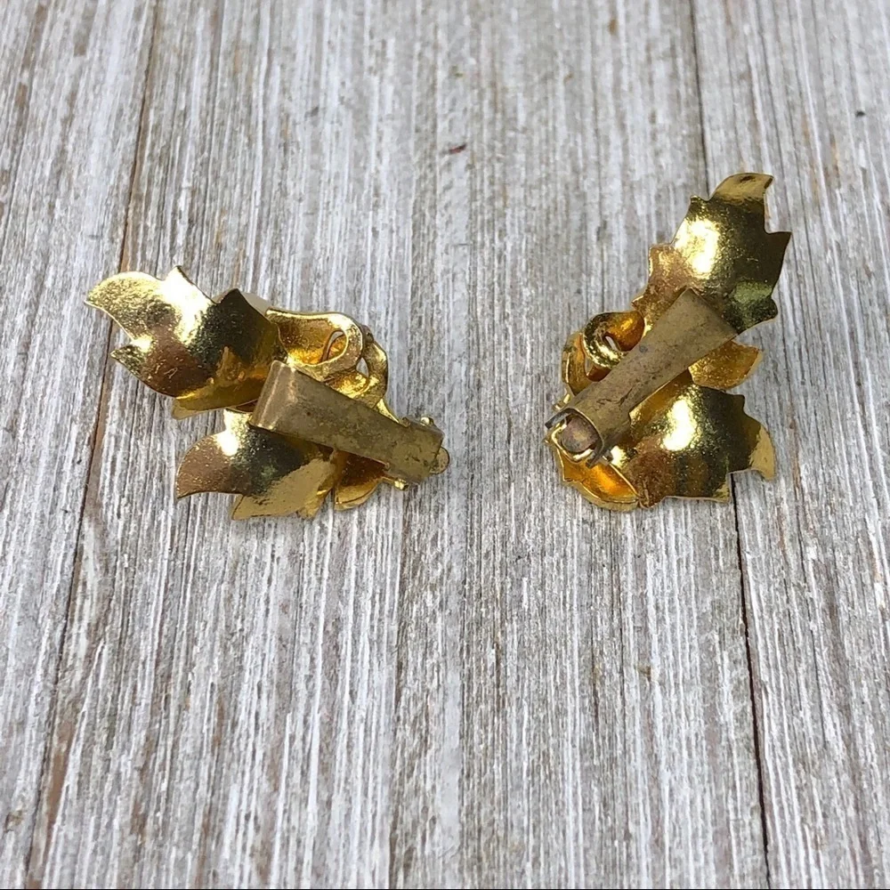 Vintage Damascene Arabesque Leaves Pear Clip-on